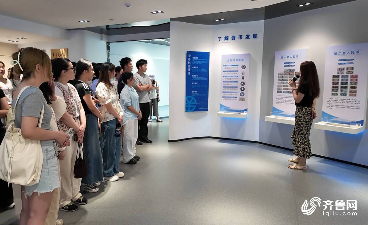 青岛崂山区“青雁归巢”暑期活动点亮学子返乡路
