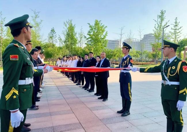 临沂科技职业学院举办2025年“五四”青年节升旗仪式