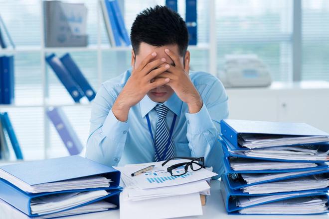 项目刚开始实施领导把我这个项目经理撤了只因要把功劳给亲信