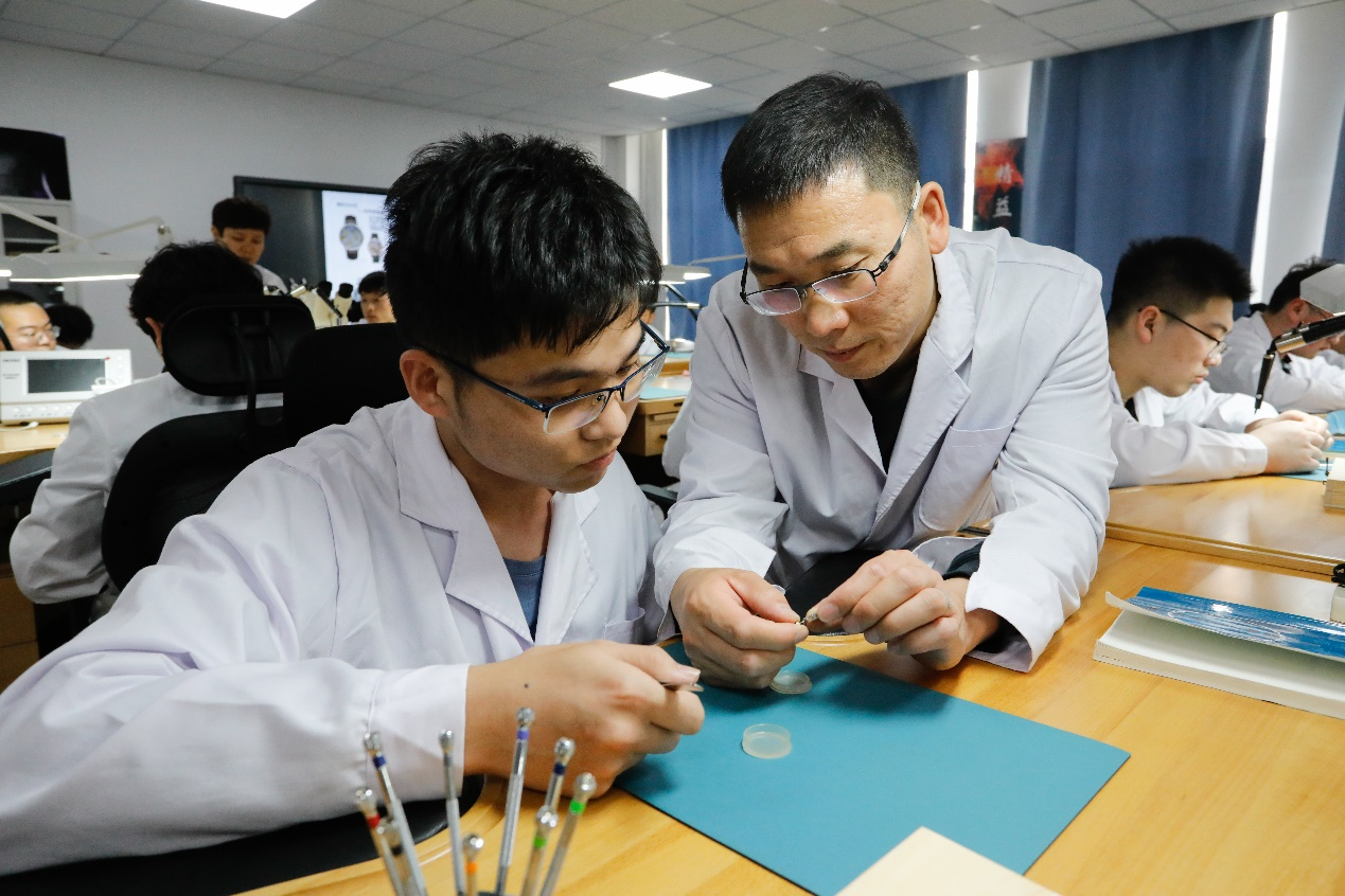 天津现代职业技术学院：紧密对接产业链 优化专业布局 创新人才培养体系