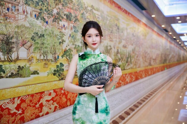 百万级魅力女神刘雨童再临宇宙中心万家丽 解锁东方商业美学新境界