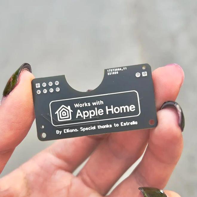 只花了 50 左右的成本我从零开始改造了一张能用 Siri 控制的升降桌