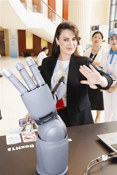 今晚报 2025上合组织数字经济论坛启幕 聚焦六大领域 打造数字经济合作“上合样板”